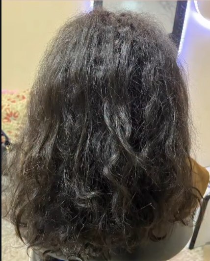 Cabelo antes do cuidado realizado no Studio
